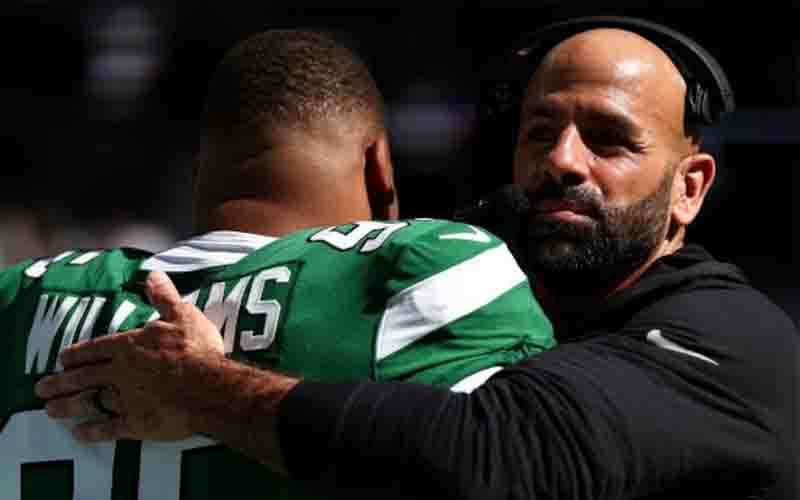 Jets coach embraces player